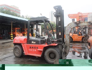 廣州港：杭叉柴油叉車助力碼頭的高強度工作